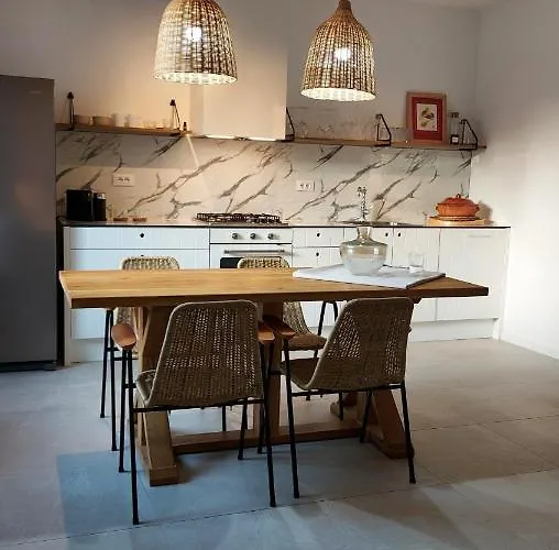 Appartement 1/2 An Island *