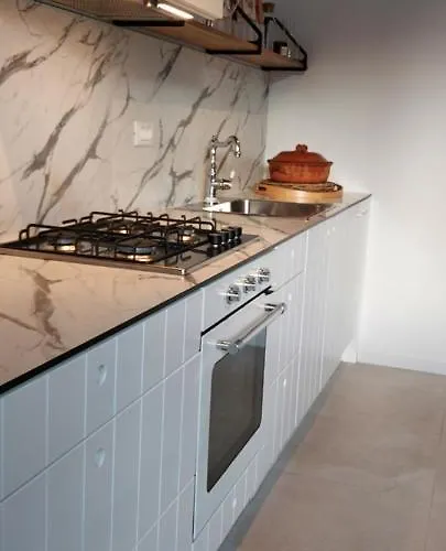 1/2 An Island Appartement *