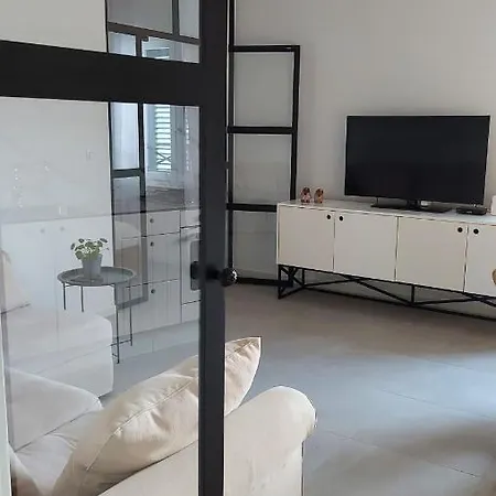 Appartement 1/2 An Island *