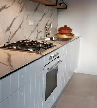 1/2 An Island Appartement *